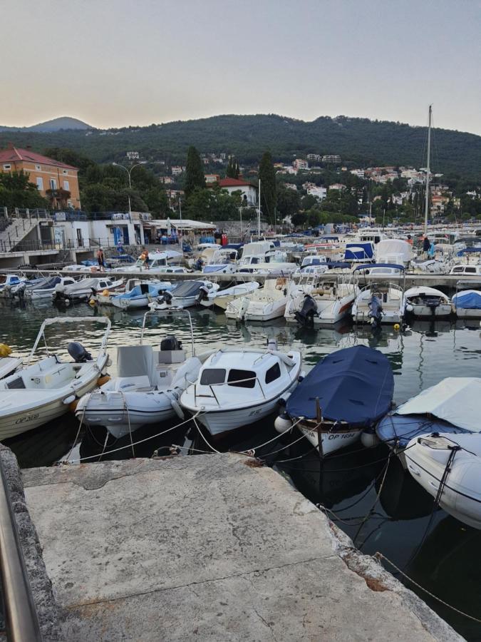 Family Apartment Center Opatija Bagian luar foto