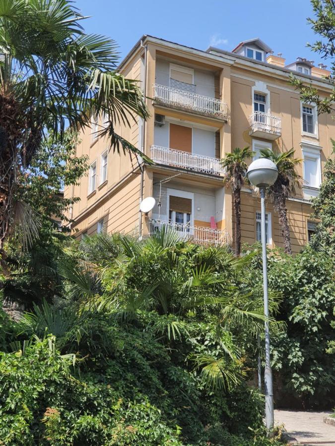 Family Apartment Center Opatija Bagian luar foto