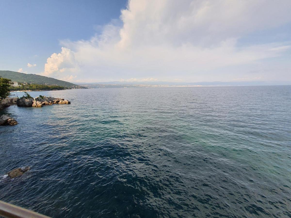 Family Apartment Center Opatija Bagian luar foto