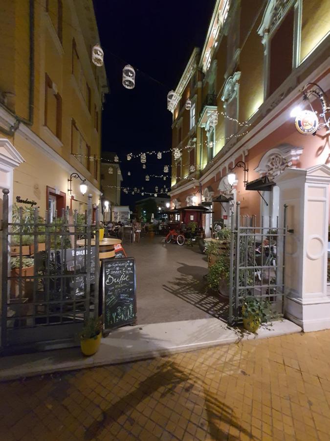 Family Apartment Center Opatija Bagian luar foto