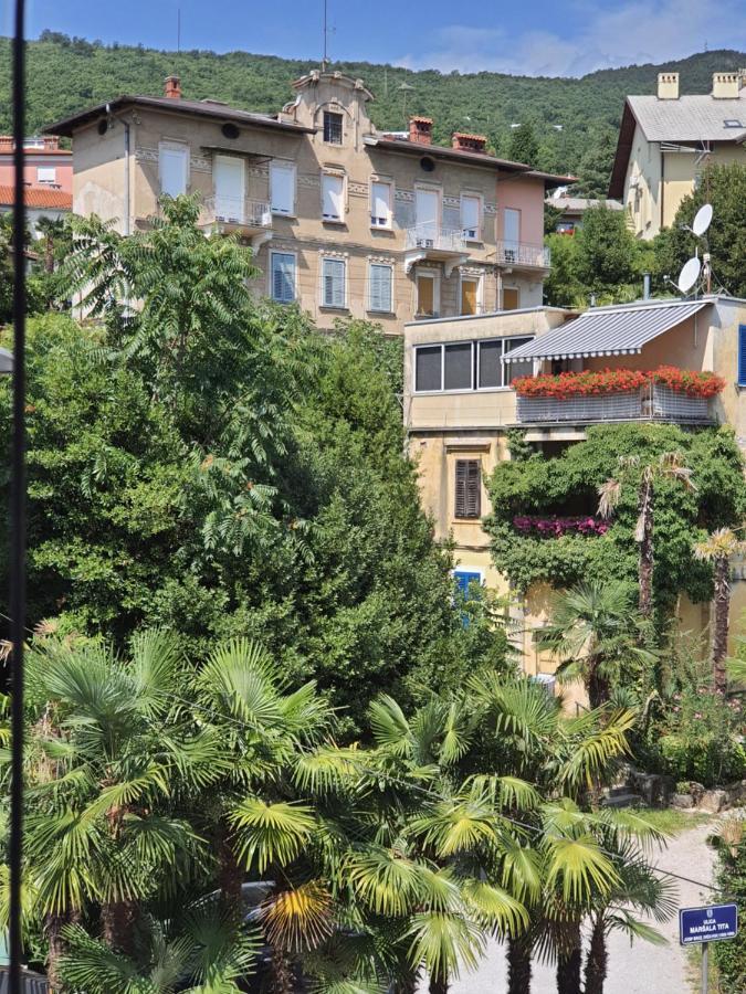 Family Apartment Center Opatija Bagian luar foto