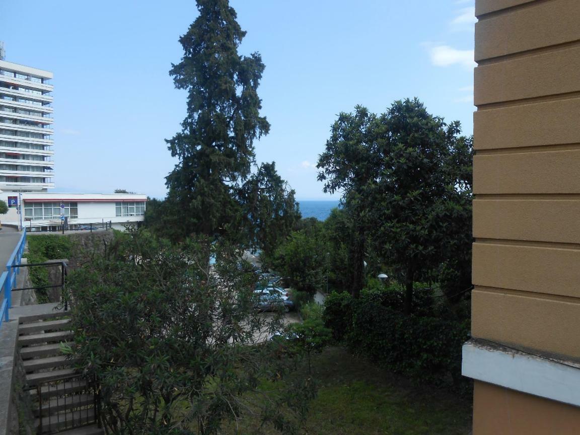 Family Apartment Center Opatija Bagian luar foto
